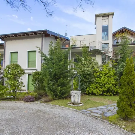 Apartment Piantini Sleeps 4 Pool Meina